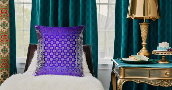Lila / Violet Orientalischer Seidenkissenbezug, Handgewebt, Handgenäht und Handgefertigt aus Indien 40cmx40cm – Bild 5